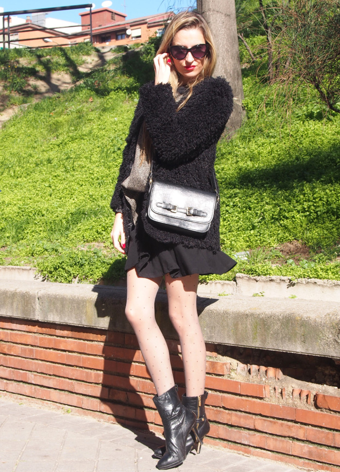 hoodie sunnies black skirt outfit